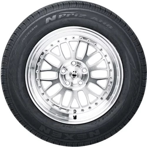 AH8 225/45R17 91W BSW (4 Tires) NPriz Nexen